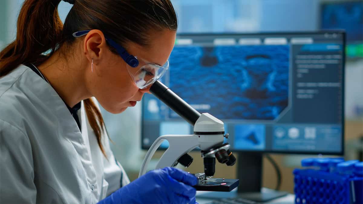 A researcher in lab